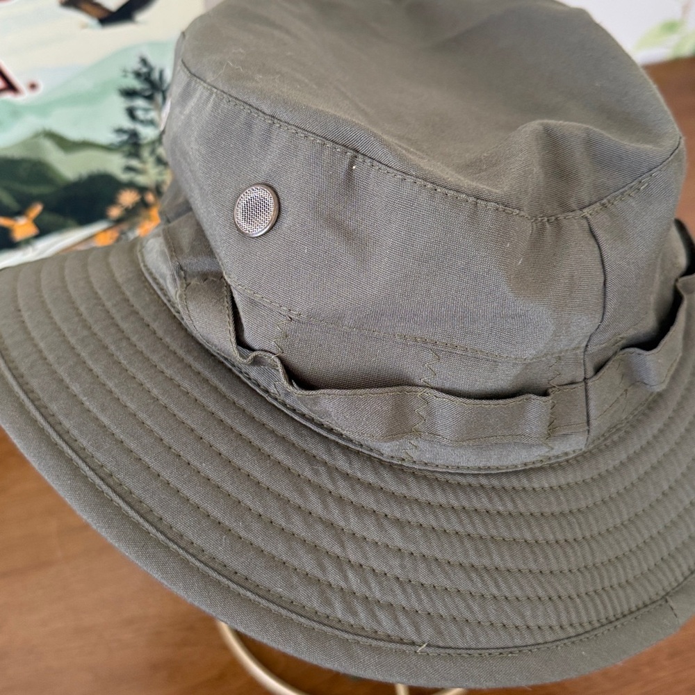 Junior Ranger Hat and National Parks of the USA Hardcover Book by Kate Siber - Picture 15 of 16